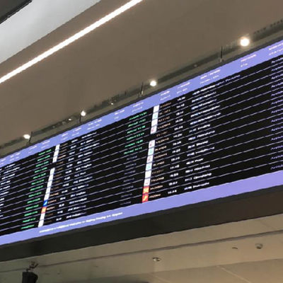 P4.8 Dış Mekan Kiralama LED Ekran Parazit Önleyici Çift Ark Kilit Yapısı