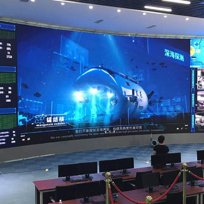 Büyük Sabit P1.8 İç Mekan LED Kabini 640×640mm Çok Yönlü Ayarlanabilir